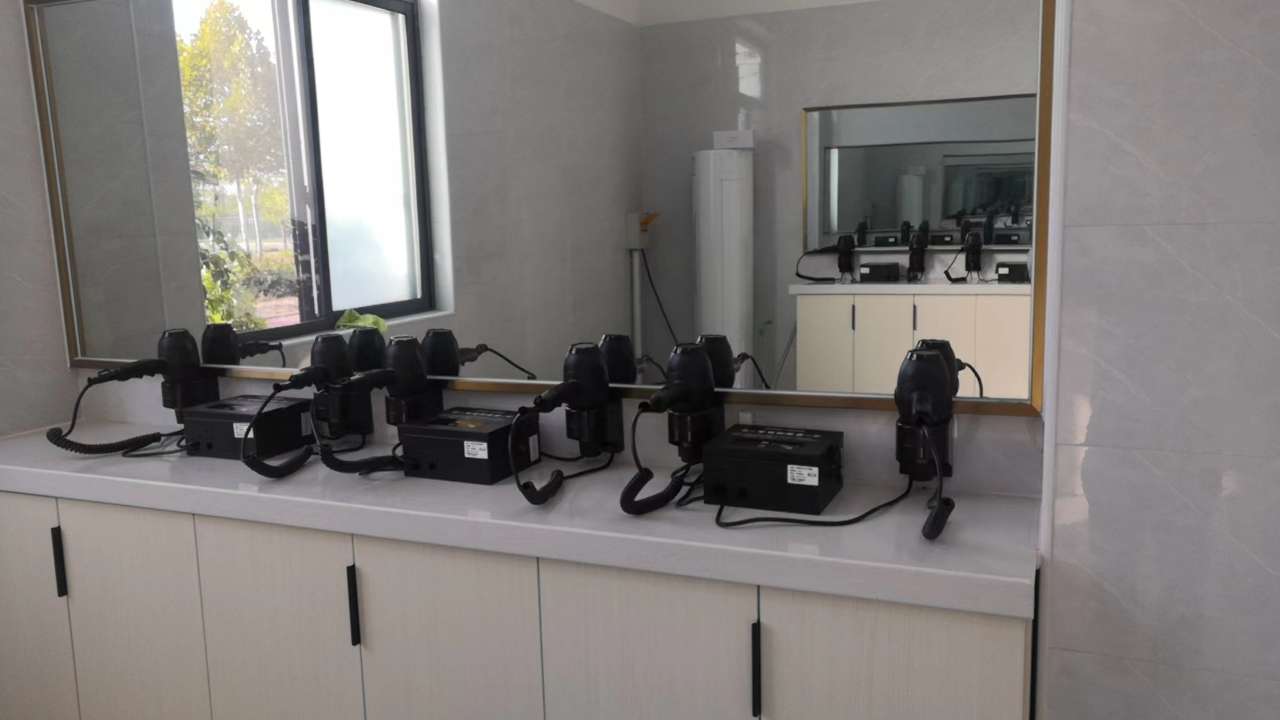 1747102546203401.jpg 校園一卡通吹風(fēng)機(jī)